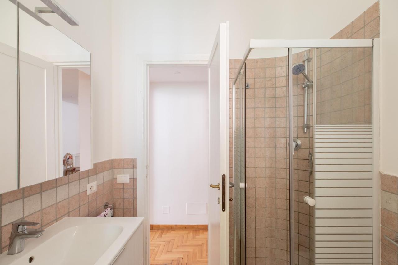 Iflat Red Roman Apartament Bagian luar foto