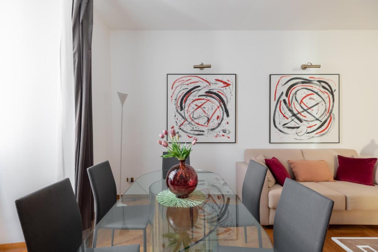 Iflat Red Roman Apartament Bagian luar foto