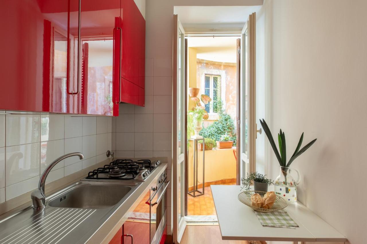 Iflat Red Roman Apartament Bagian luar foto